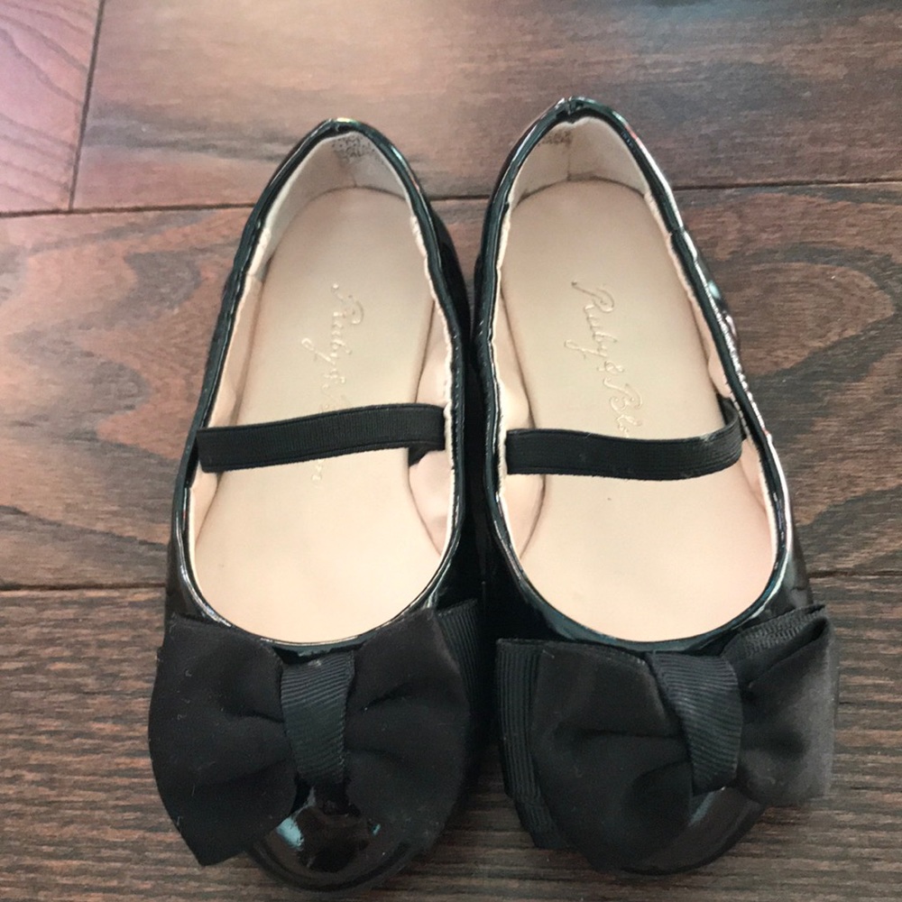 Ruby & Bloom black patent leather bow flat size 6
